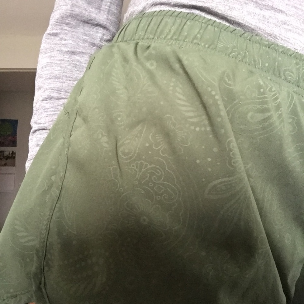 Active Short - Picture 3 of 3